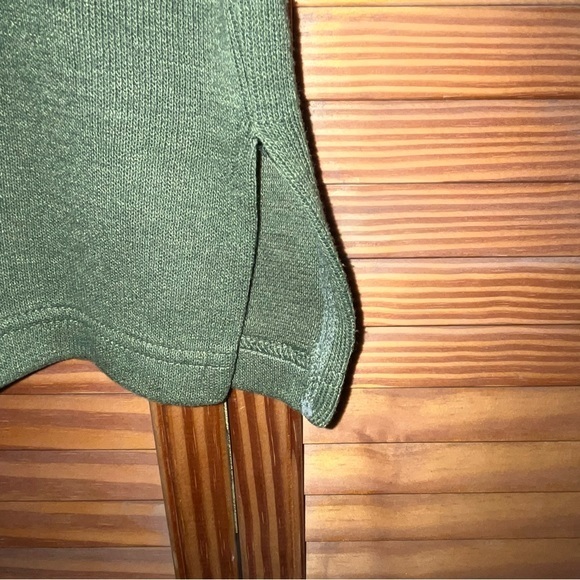 Bridge Gate Long Sleeve Green Plus Top - Picture 3 of 7